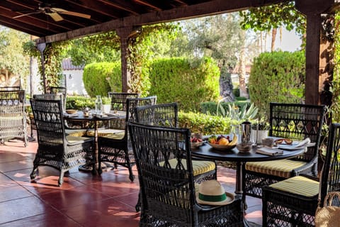 Daily cooked-to-order breakfast for a fee