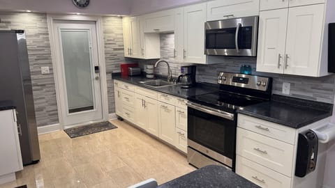 Common area kitchen 3