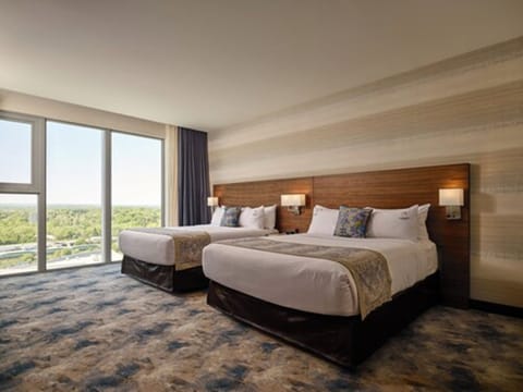 Standard 2 Queen Room | Hypo-allergenic bedding, pillowtop beds, minibar, in-room safe