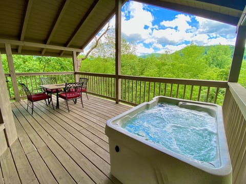 Cabin, 1 Queen Bed, Hot Tub, Mountain View | Outdoor dining