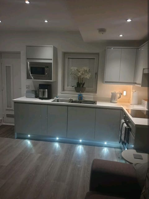 House | Private kitchen | Fridge, microwave, oven, stovetop