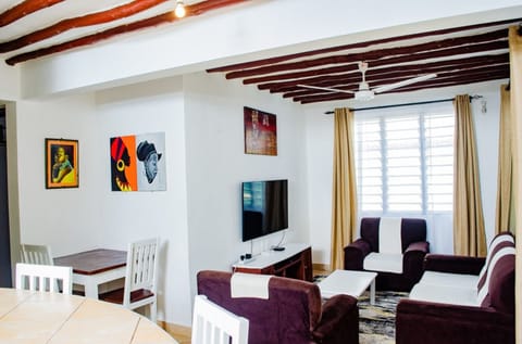 Luxury Villa, 2 Bedrooms | Living area | 43-inch Smart TV with satellite channels, TV