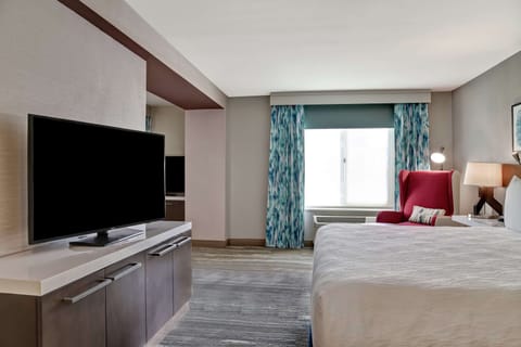 Junior Suite, 1 King Bed | Premium bedding, in-room safe, desk, iron/ironing board