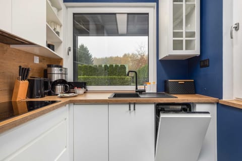 Fully equipped kitchen.