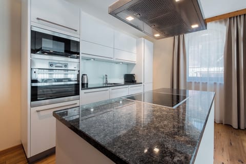 Three-Bedroom Apartment 3B | Private kitchen