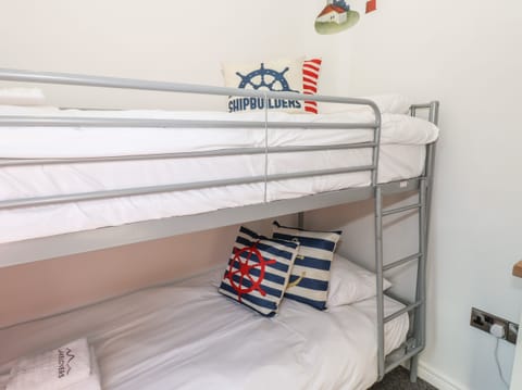 3 bedrooms, individually decorated, individually furnished, free WiFi