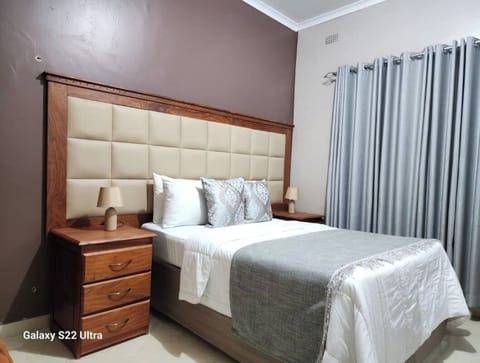 Executive Double Room | Egyptian cotton sheets, premium bedding, pillowtop beds, desk