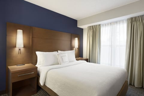 Suite, 1 Bedroom | Premium bedding, in-room safe, desk, iron/ironing board