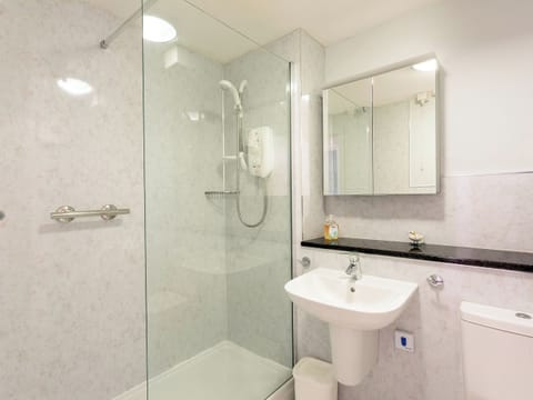 Shower room | Beech Nut - Hewetson Court - Hewetson Court, Keswick