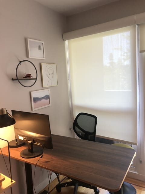 Dedicated Working Space with High Speed WiFi and Virtual Background.