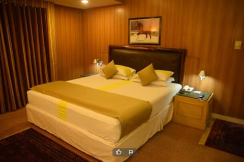 Deluxe Double Room | Iron/ironing board, free WiFi