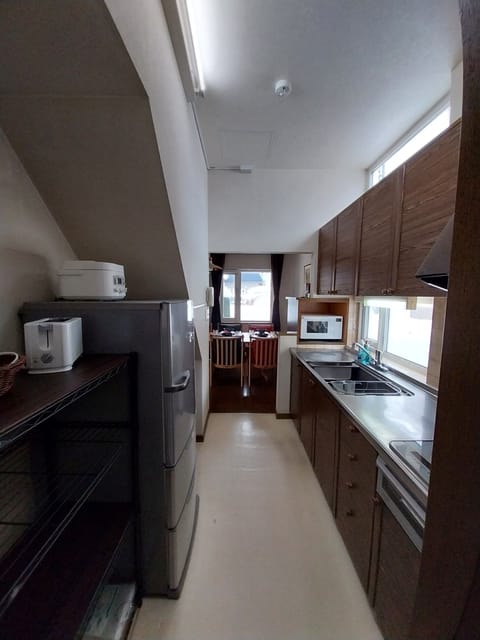 House, 3 Bedrooms | Private kitchen | Full-size fridge, microwave, stovetop, coffee/tea maker