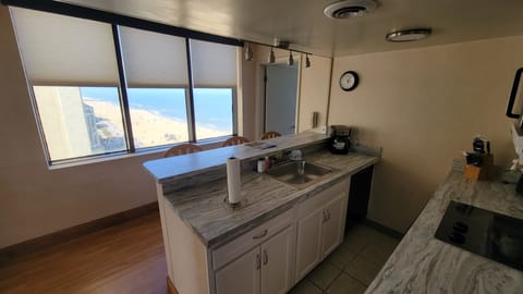 Penthouse, 2 Bedrooms, Balcony, Ocean View | Private kitchen | Full-size fridge, microwave, oven, stovetop