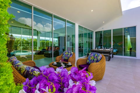 Luxury Villa | Terrace/patio