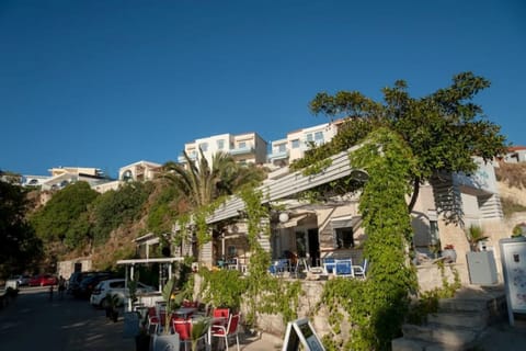 Costanita Reastaurant