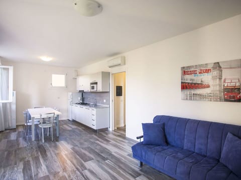 Couch, Building, Interior Design, Wood, Window, Flooring, Floor, Living Room, Hall, Hardwood