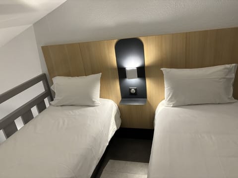 Family Room, Multiple Beds | Desk, blackout drapes, soundproofing, free WiFi