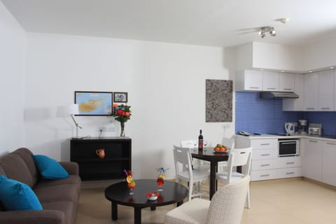 Classic Apartment | Living area | Flat-screen TV
