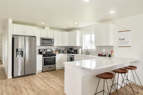 It's so nice to have a full kitchen with all the pots, pans, utensils you need.
