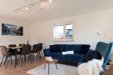 Im Wohnzimmer kannst du die Zeit gemeinsam mit deinen Liebsten verbringen. 