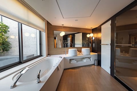 Suite, Hot Tub (Codet) | Bathroom | Shower, free toiletries, hair dryer, bathrobes