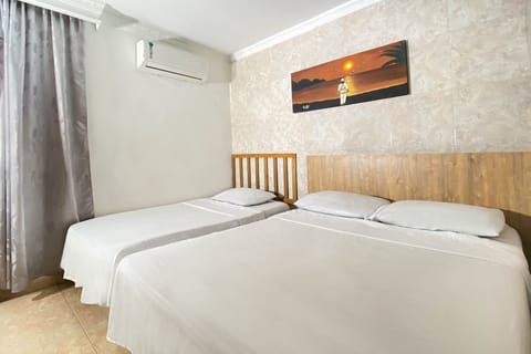 Triple Room | Free WiFi, bed sheets