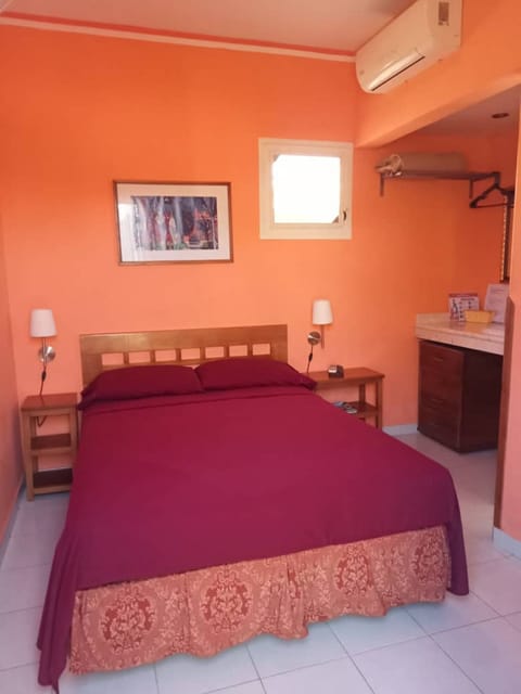 Comfort Double Room, 1 Bedroom, Garden View | Individually decorated, individually furnished, iron/ironing board