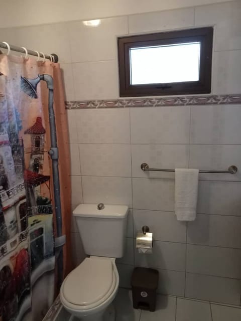 Superior Triple Room | Bathroom | Shower, hair dryer, towels