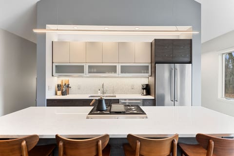 Kitchen island with 4 chairs