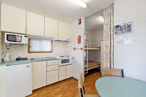 Economy Studio - Sleeps 6 | In-room dining