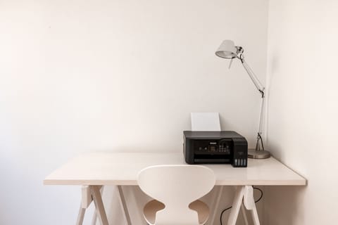 Luxury Apartment | 2 bedrooms, iron/ironing board, cribs/infant beds, free WiFi