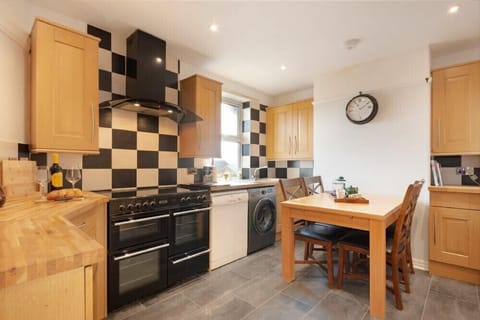 Fridge, dishwasher, cookware/dishes/utensils