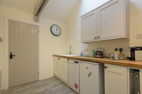 Fridge, dishwasher, cookware/dishes/utensils