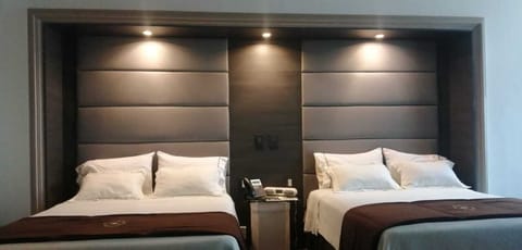 Master suite | Premium bedding, in-room safe, desk, soundproofing