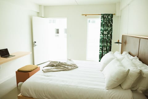 In-room safe, free WiFi, bed sheets