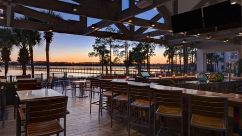 Poolside bar