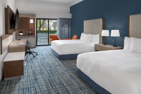 In-room safe, desk, blackout drapes, soundproofing