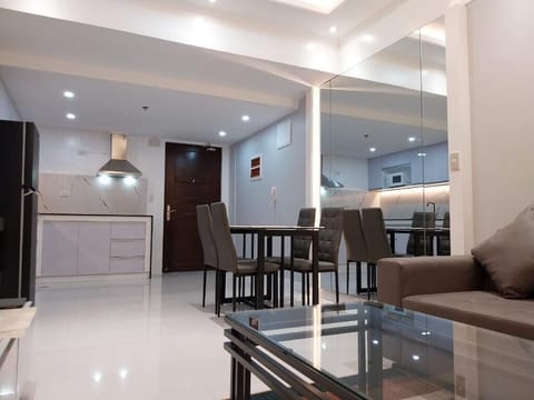 Luxury Apartment, 3 Bedrooms | Living area | TV