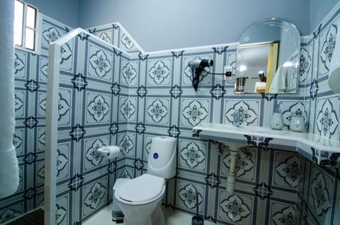 Romantic Double or Twin Room, 1 Bedroom, Mountain View, Annex Building | Bathroom | Shower, rainfall showerhead, free toiletries, hair dryer