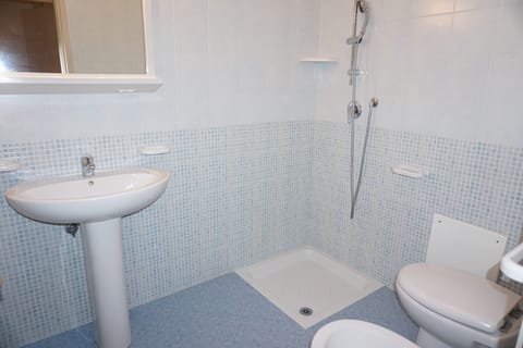 Villa, 2 Bedrooms, Balcony, Garden View | Bathroom amenities