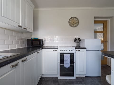 House | Private kitchen | Microwave, oven, electric kettle