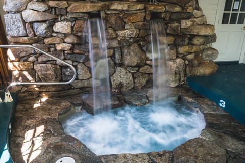 Indoor spa tub