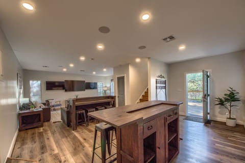 2 Bars in the Living Area.