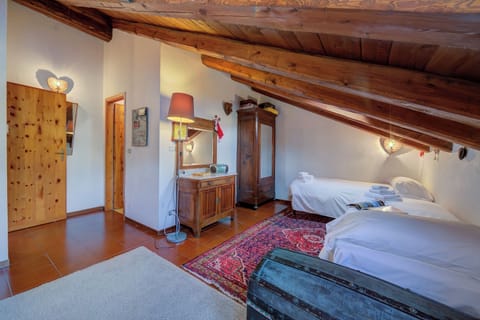 Family Apartment, 1 Bedroom (Le Meublé (between City Center &) | 1 bedroom, free WiFi, bed sheets