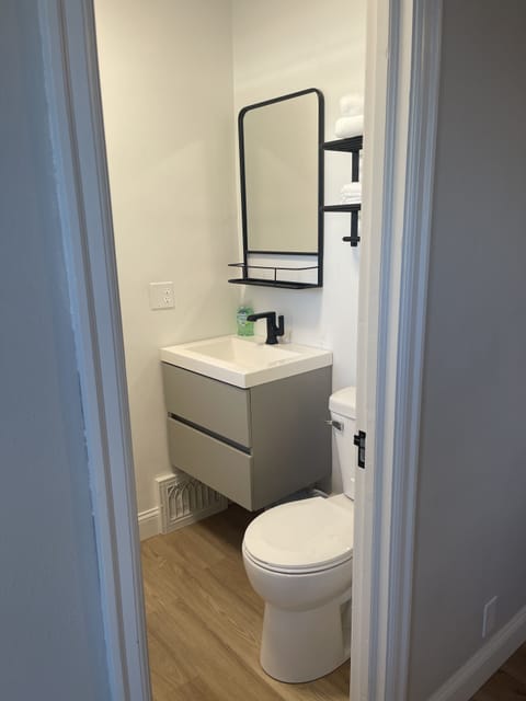 Apartment | Bathroom | Hair dryer, towels