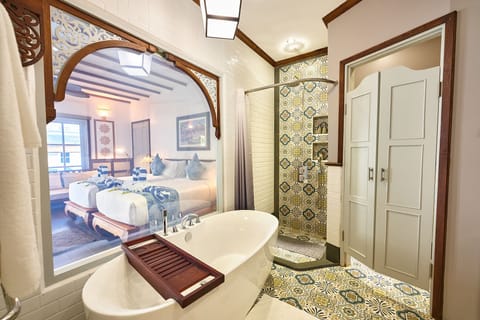 Pool Access Twin Room | Bathroom | Hair dryer, bathrobes, slippers, towels