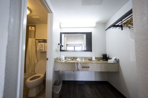 Room, 2 Queen Beds, Non Smoking | Bathroom | Combined shower/tub, towels