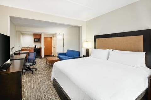 Suite, 1 King Bed (Additional Living Area) | In-room safe, desk, blackout drapes, iron/ironing board