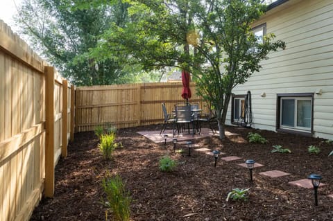 garden / outdoor patio
