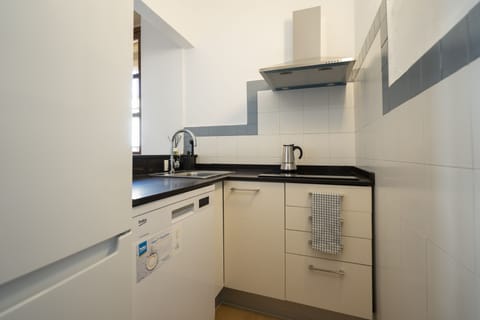 Standard Apartment | Private kitchen | Full-size fridge, microwave, stovetop, coffee/tea maker